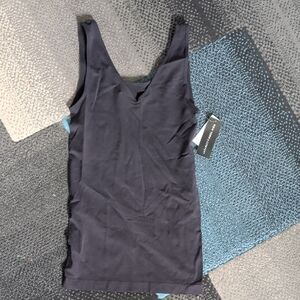 New York & Company Black 'Sleek & Chic' Reversible V Neck Medium